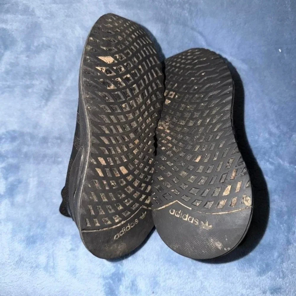 Adidas‎ black Ultra Boost 20 trainers. Kids Size US 3.5
